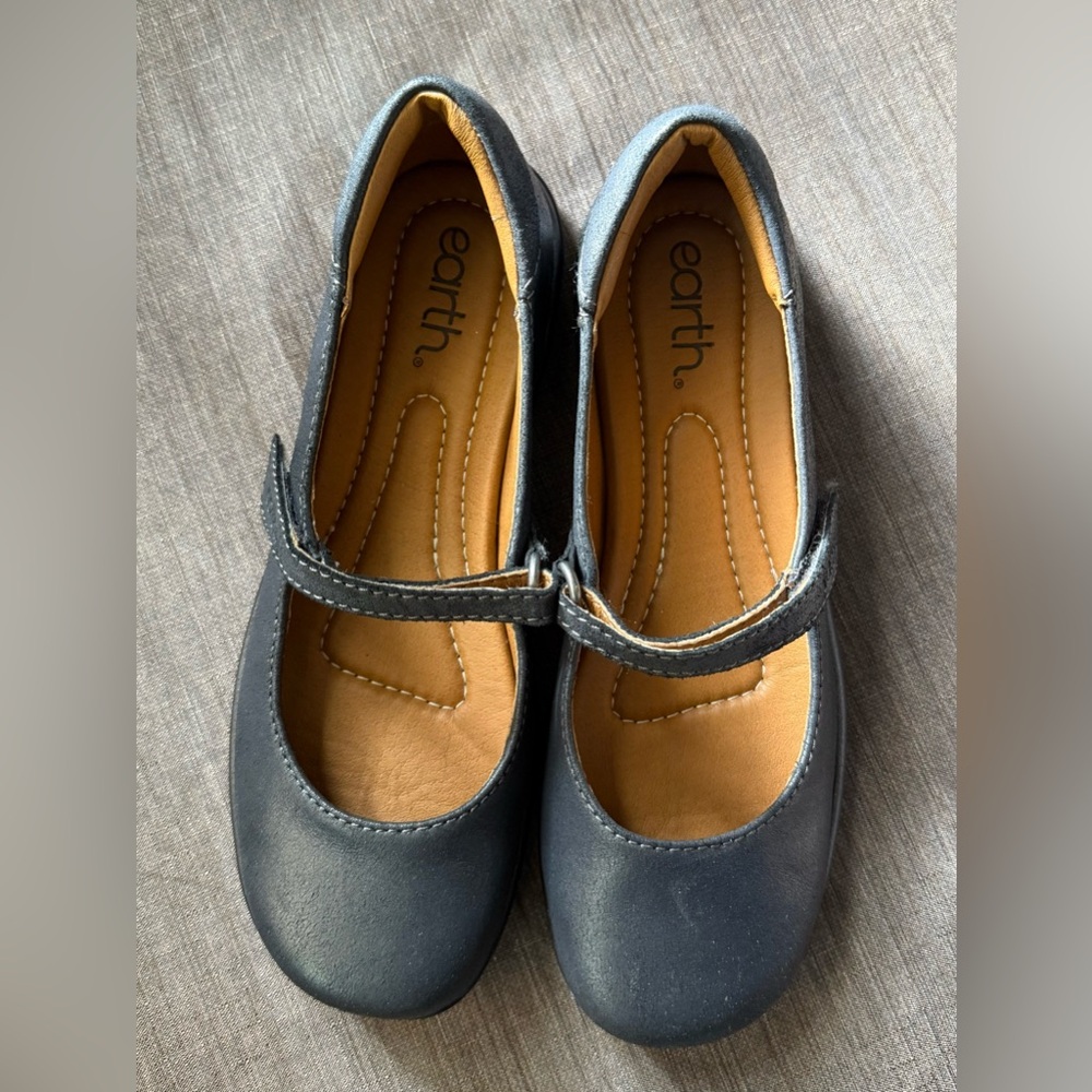 Earth Women's Navy Tose Mary Jane Flat 7.5 Medium Like New - Picture 2 of 6